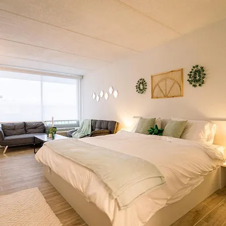 Stylish Stay 7 Mins To Disney World And Free Parking